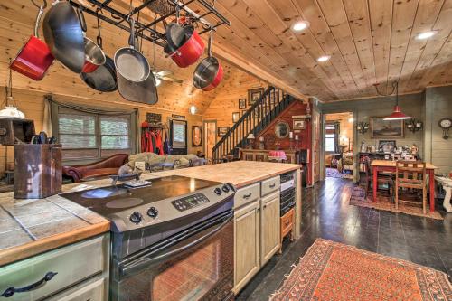 Secluded Getaway With Pool Table Less Than 6 Mi To Helen - thumb 6