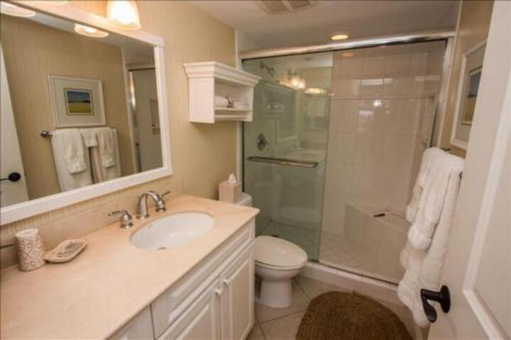 SST3 703 South Seas Tower Condo - thumb 6