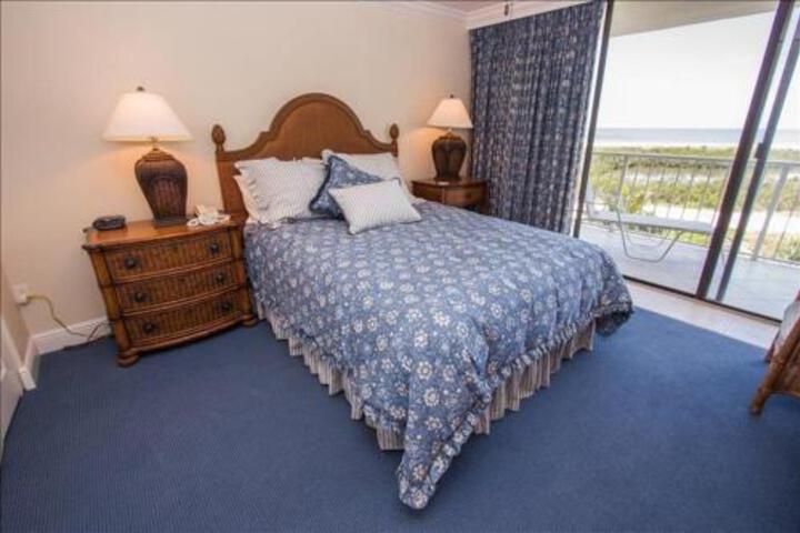 SST3 703 South Seas Tower Condo - thumb 0