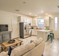 Pet Friendly Cave Creek Desert Oasis w / Pool! - Accommodation Seattle