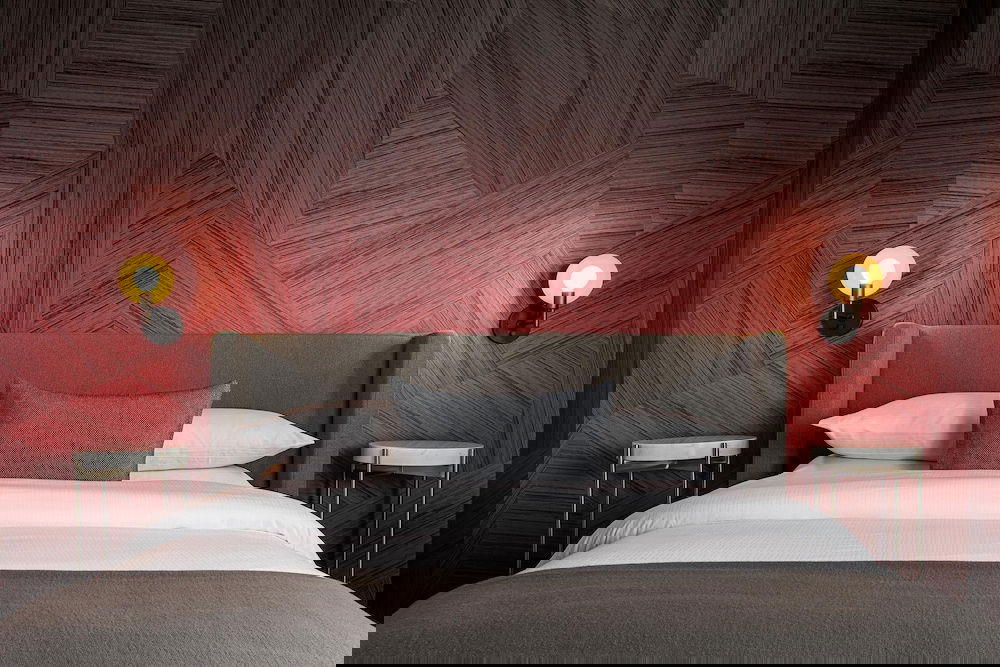 BLACK SWAN - Liz DC - Executive Flat - thumb 2