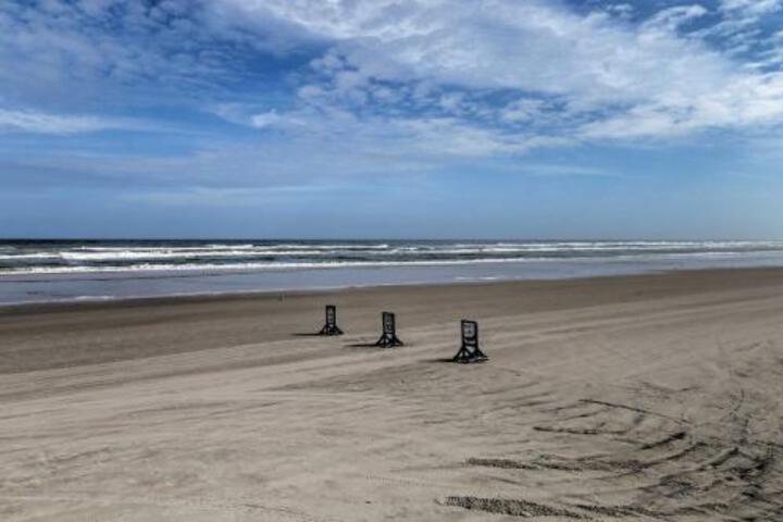 Daytona Beach Shores Condo W / Pool Access! - thumb 6