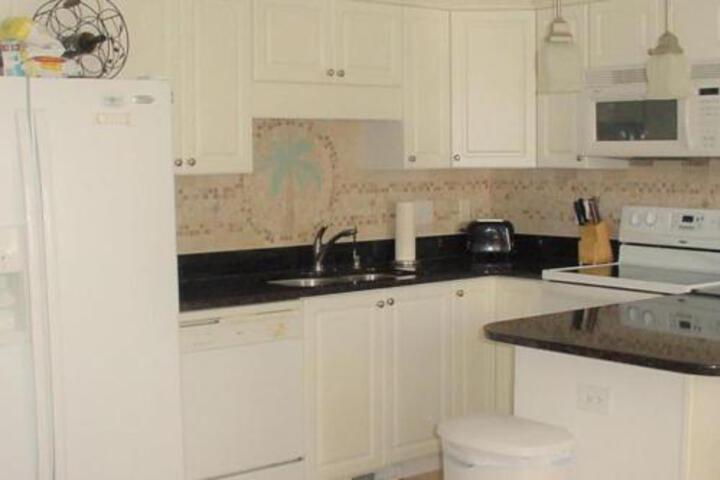 Ocean Club Resort Ocean Front With View Plus Pools Newly Renovated - thumb 6