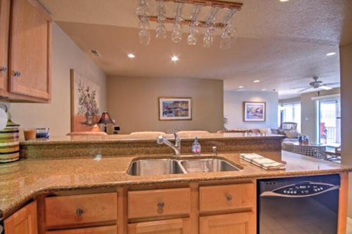 Luxe Lakeside Regatta Bay Getaway With Pool Access! - thumb 3