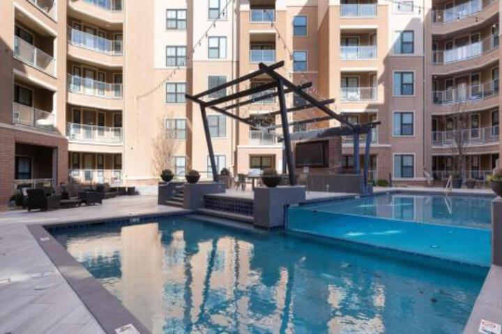 Steps To Shops Eats Museum With Free Parking & WD By Zencity - thumb 5