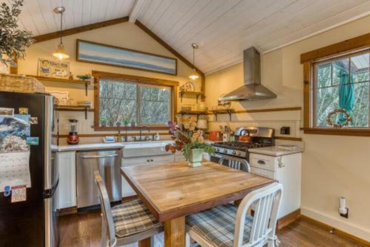 Scotty Point Cabin On The Bluff - thumb 3