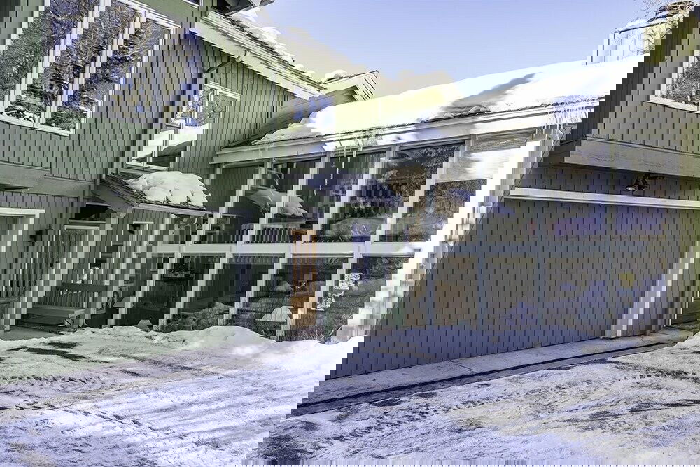 921 Faraway 5 Bedroom Home - thumb 1