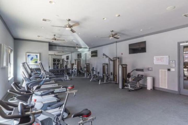 Steps To Shops Eats Museum With Free Parking & WD By Zencity - thumb 6