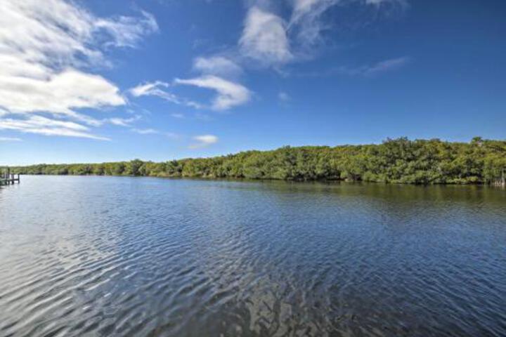 Waterfront Luxury Home With Private Dock Lanai - thumb 6