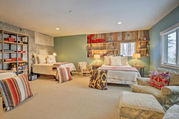 Mountain Masterpiece W / Hot Tub & 2 Living Areas! - thumb 2