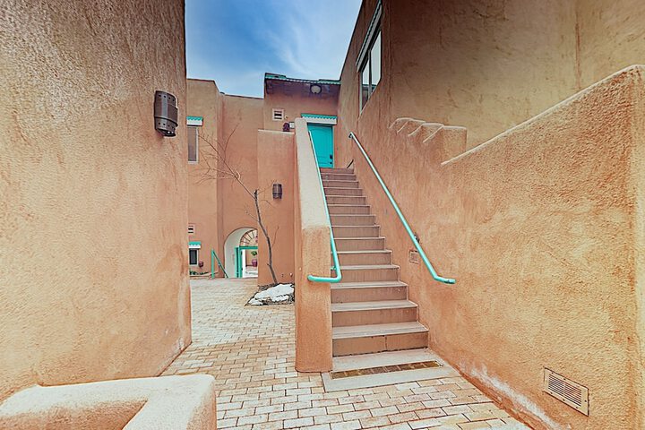 Zona Rosa Upgraded Walk 2 Blocks To Plaza! 3 Bedroom Condo - thumb 1