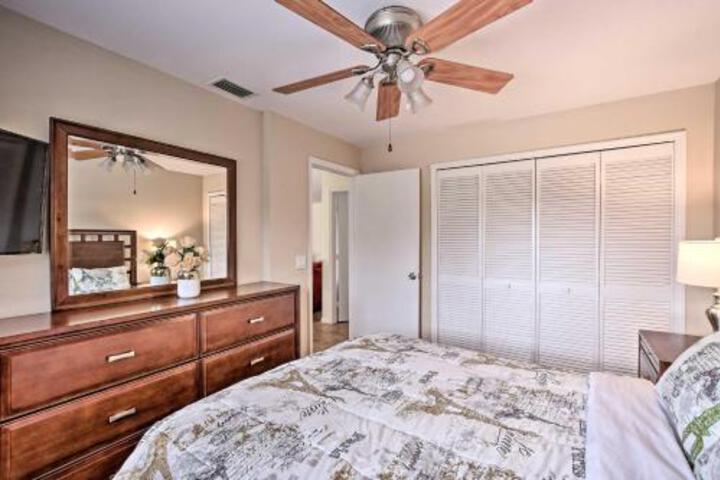 Cape Coral Escape W / Lanai 3 Mi To Downtown! - thumb 6