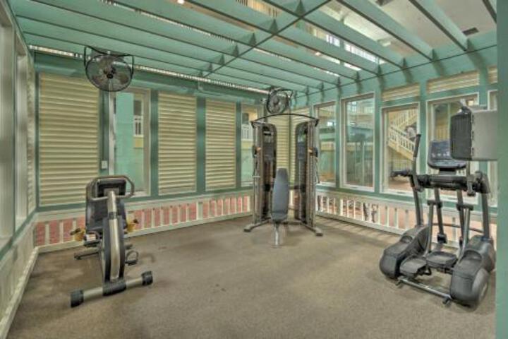 Oceanfront Condo Near Golf Walk To Beach! - thumb 4