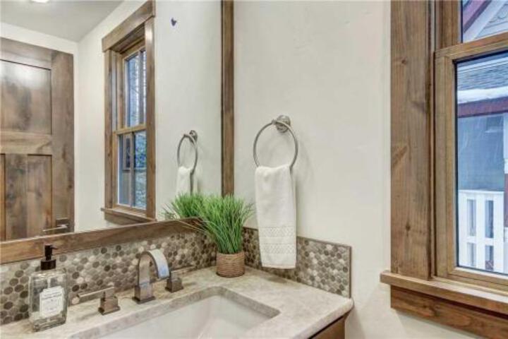 Alpine Retreat Townhouse - thumb 1