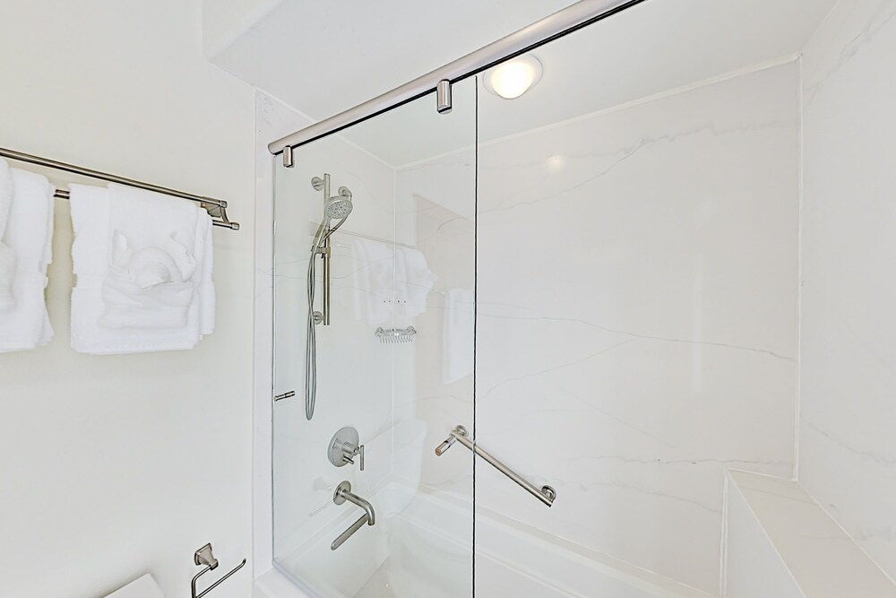 Santa Maria At Zona Rosa: Walk Everywhere! 1 Bedroom Condo - thumb 6