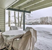 Year Round Mountain Getaway with Hot Tub Golf Access - Accommodation Seattle