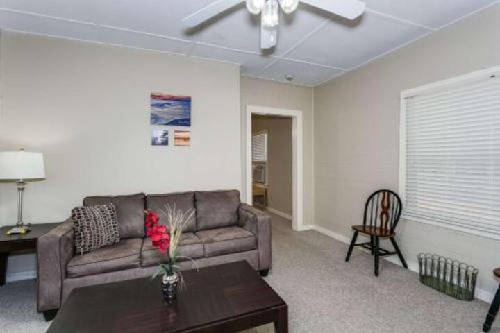 8th Ave Cottage - thumb 3