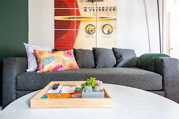 WanderJaunt North University Apts - thumb 2