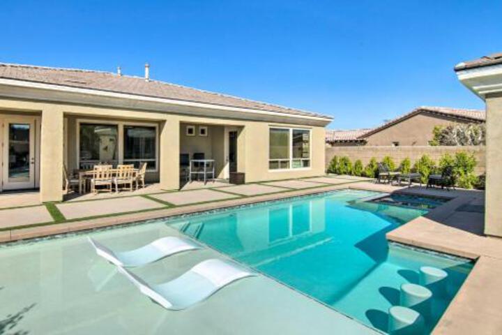 Lavish Escape: 2 Mi To Coachella+Stagecoach! - thumb 1