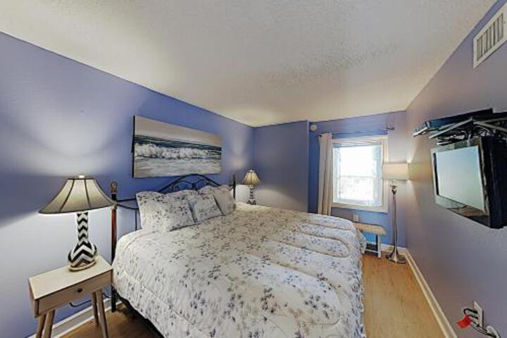 New Listing! Clearwater Condo + Bunk Room W / Pool Condo - thumb 2