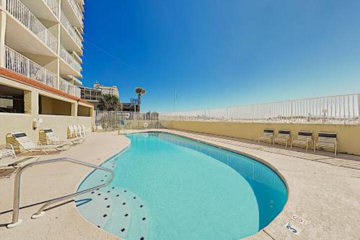 New Listing! Clearwater Condo + Bunk Room W / Pool Condo - thumb 0