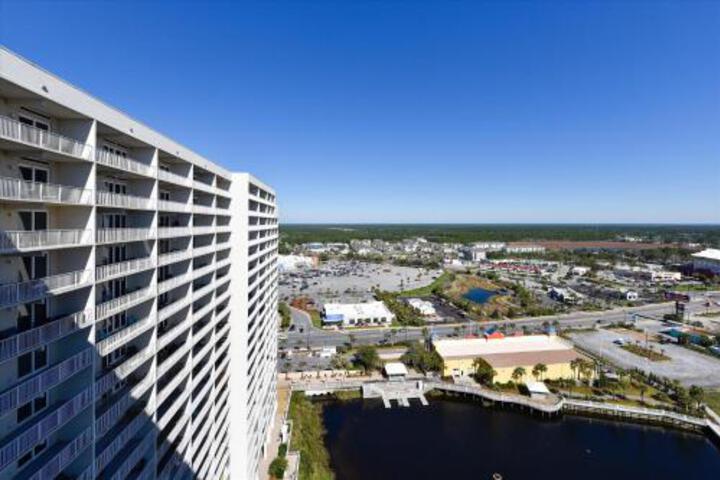Laketown Wharf 1925 Condo - thumb 5