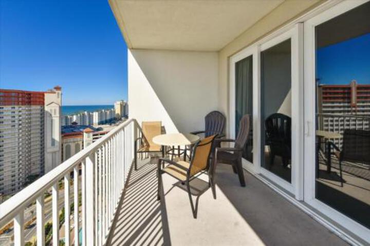 Laketown Wharf 1925 Condo - thumb 0