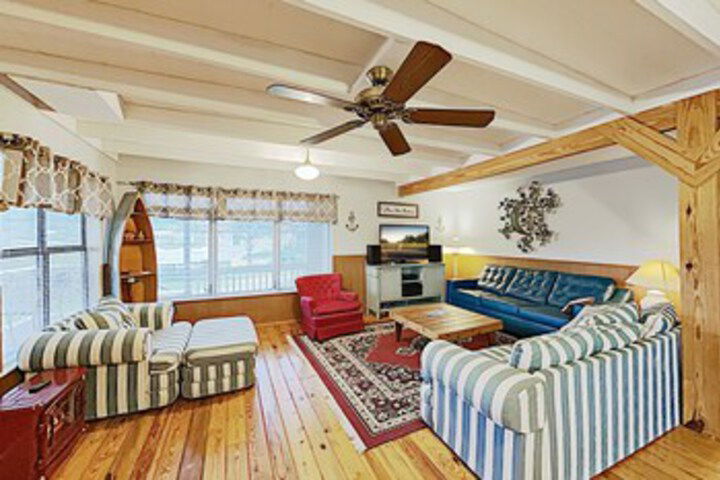 New Listing! 1 Acre Lakefront W / Fishing Dock 2 Bedroom Home - thumb 0