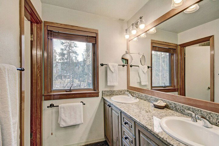 1655 Quicksilver 3 Bedroom Condo - thumb 4