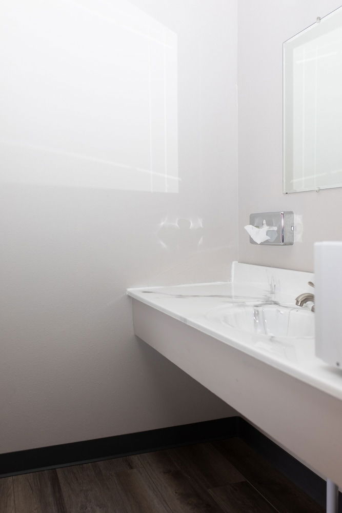 Shady Rest Motel - thumb 2