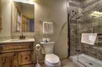 OMCS 2 Hotel Room Suite with kitchenette in Oquossoc