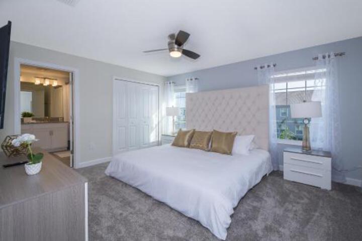 (FU4979) Storey Lake Home 4 / 3 Private Pool & Free Waterpark - thumb 1