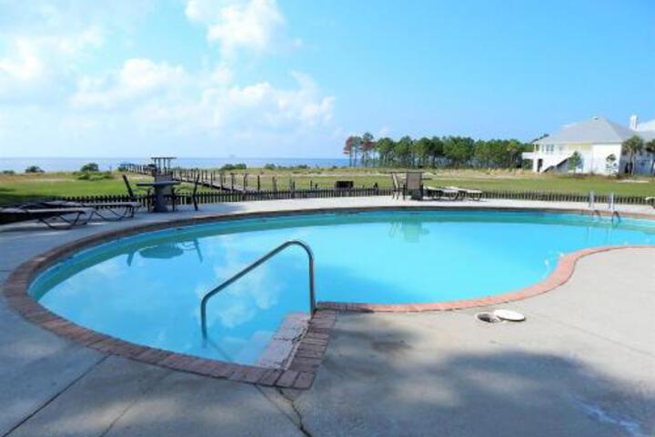 048 Surf Club - thumb 4