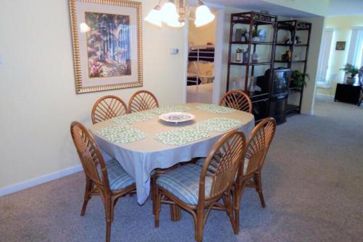 048 Surf Club - thumb 0