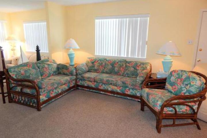 048 Surf Club - thumb 2