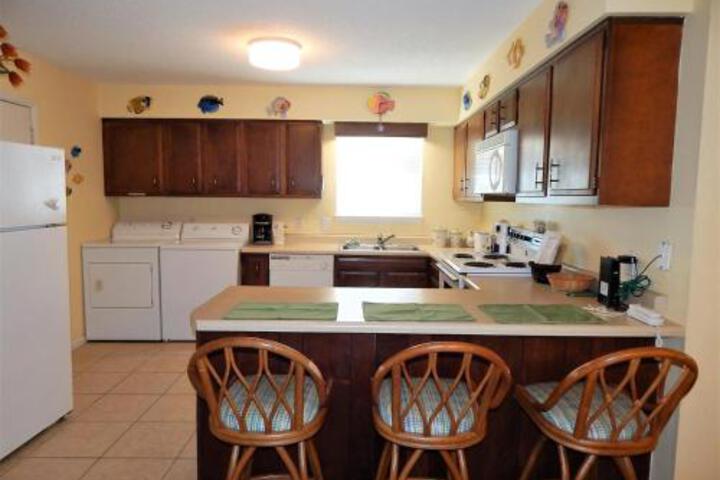 048 Surf Club - thumb 1