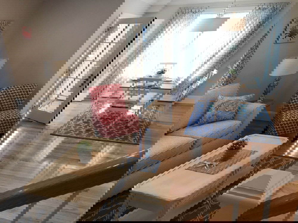 Cole's Court Newport - thumb 4