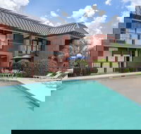 Days Inn by Wyndham Statesboro - Accommodation Seattle