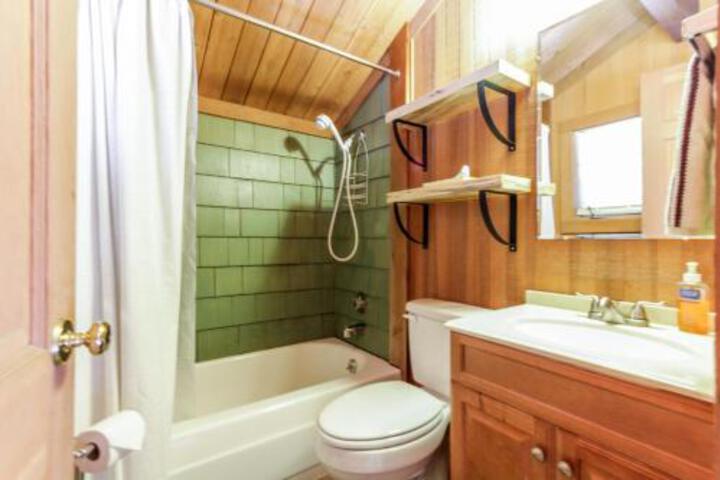 Modern Treehouse Escape - thumb 5