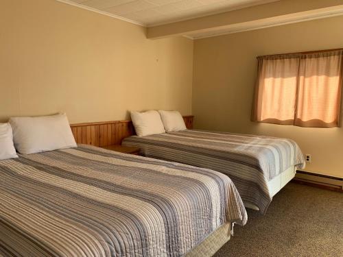 Green Acres Motel - thumb 2