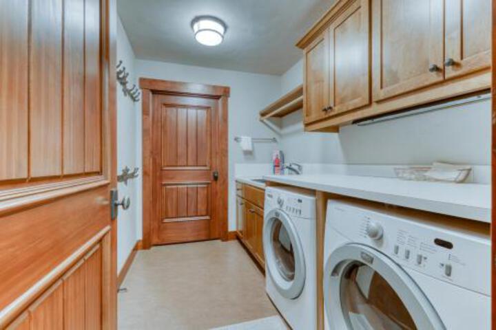 Black Butte Ranch: Luxurious Getaway In The Pines - thumb 1