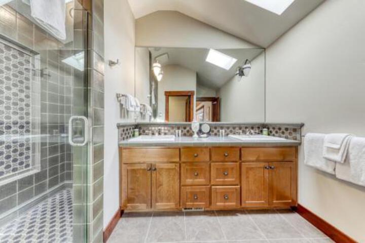 Black Butte Ranch: Luxurious Getaway In The Pines - thumb 3