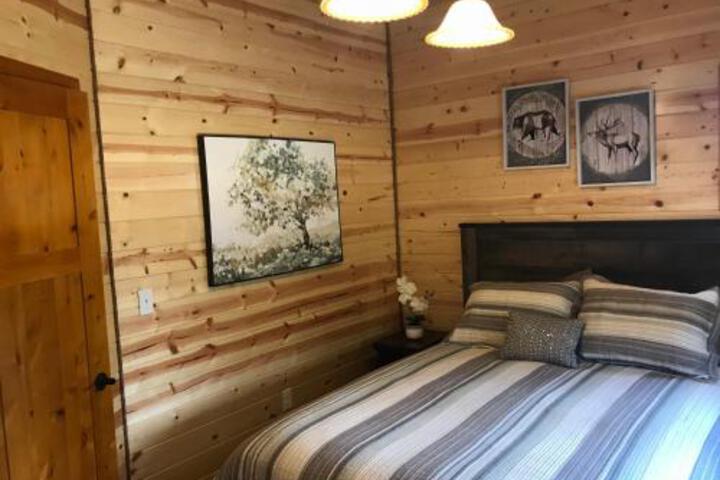 AK Vacation Cabins / Woodland Hollow Log Cabin - thumb 2