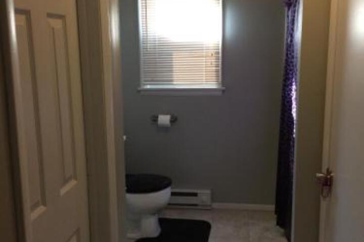 Rental Price Reduced ...Great Home For PSU Football - thumb 4