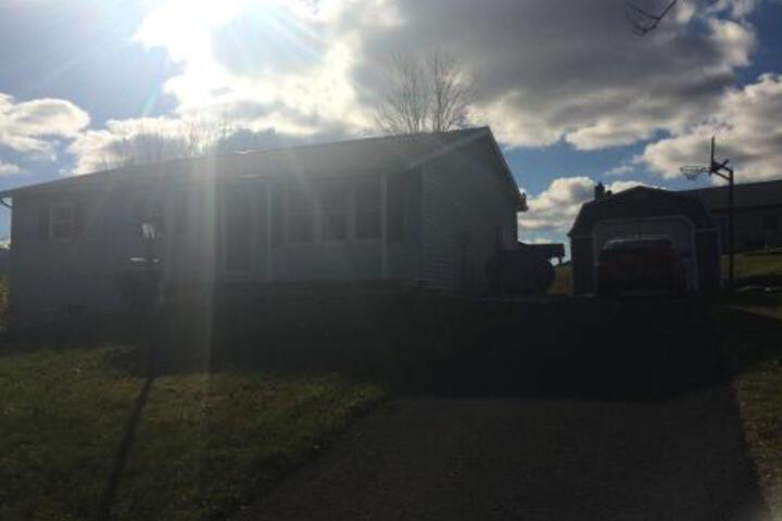 Rental Price Reduced ...Great Home For PSU Football - thumb 5