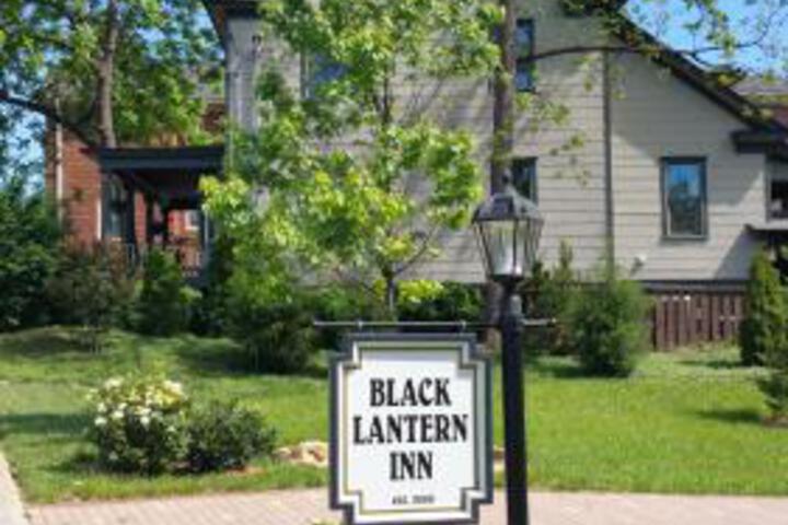 Black Lantern Inn - thumb 0