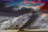 Super 8 by Wyndham Independence