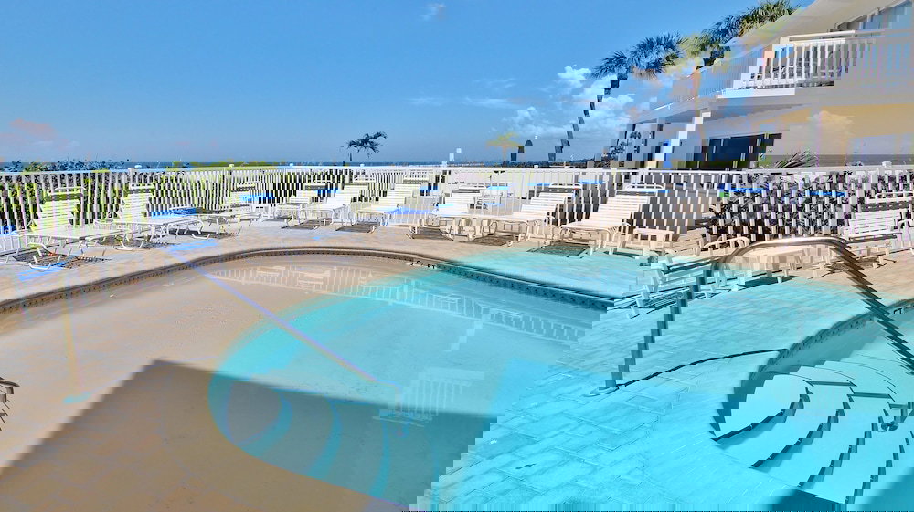 Belleair Beach Club By Teeming Vacation Rentals - thumb 1