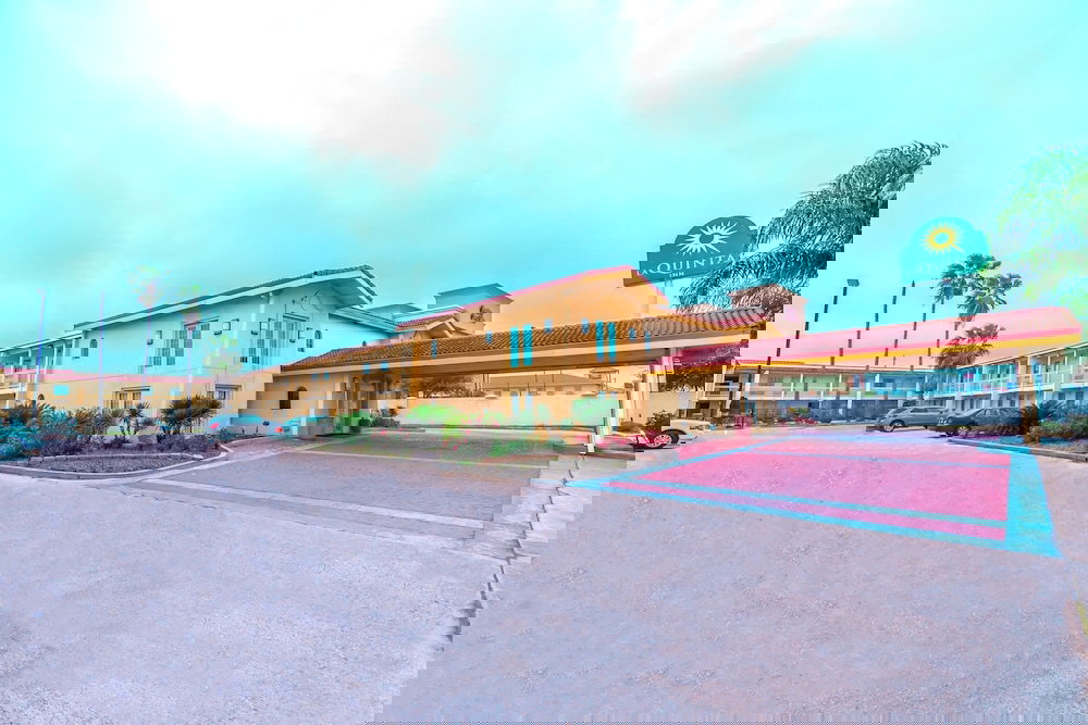 La Quinta Inn By Wyndham Clute Lake Jackson - thumb 2