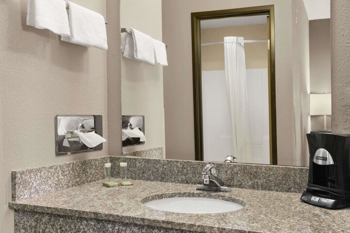 Super 8 By Wyndham Strafford/Springfield Area - thumb 7